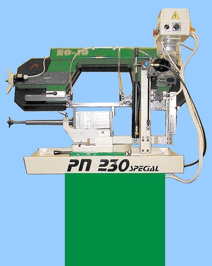 Pásové pily na kov